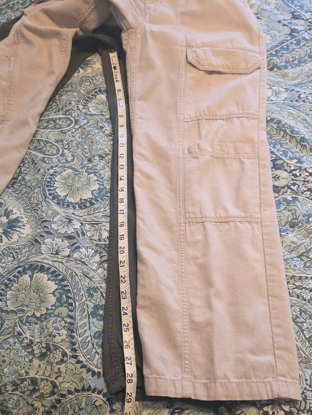 Aeropostale Set of Two Utility Cargo Pants, Tan and Army Green - Picture 11 of 12